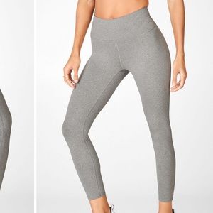 Fabletics Highwaisted Powerhold 7/8 Grey Heather
